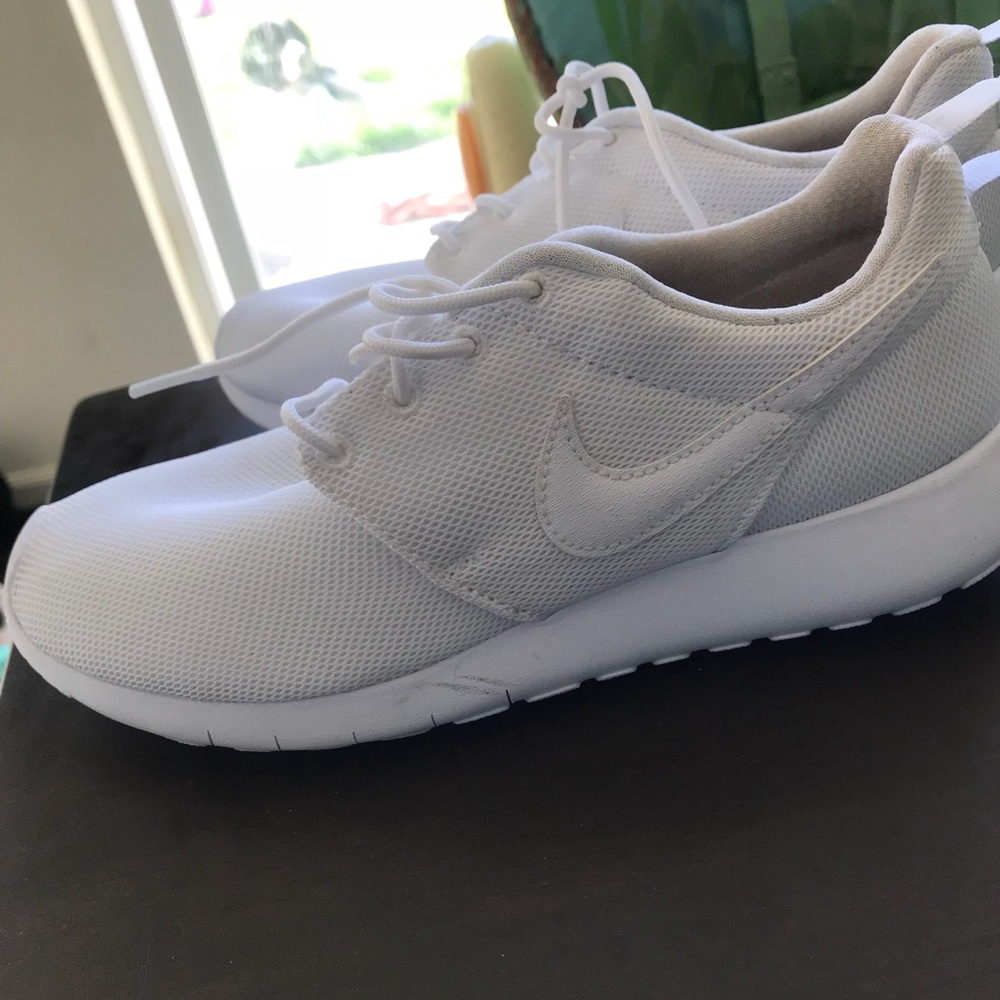 Kids Nike white